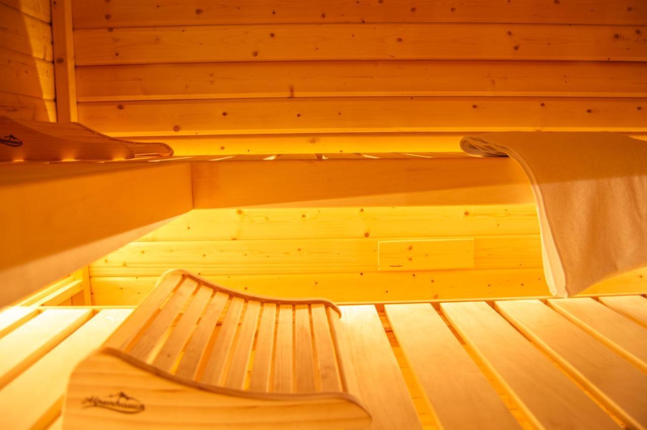 Wellnessoase Mitten In Der Wasserfallstadt Triberg Triberg im Schwarzwald Exteriör bild