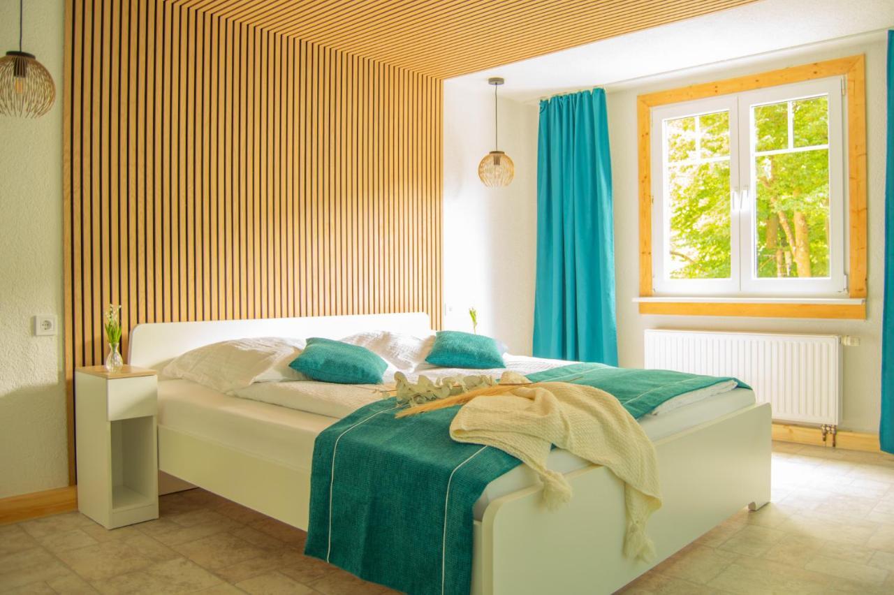 Wellnessoase Mitten In Der Wasserfallstadt Triberg Triberg im Schwarzwald Exteriör bild