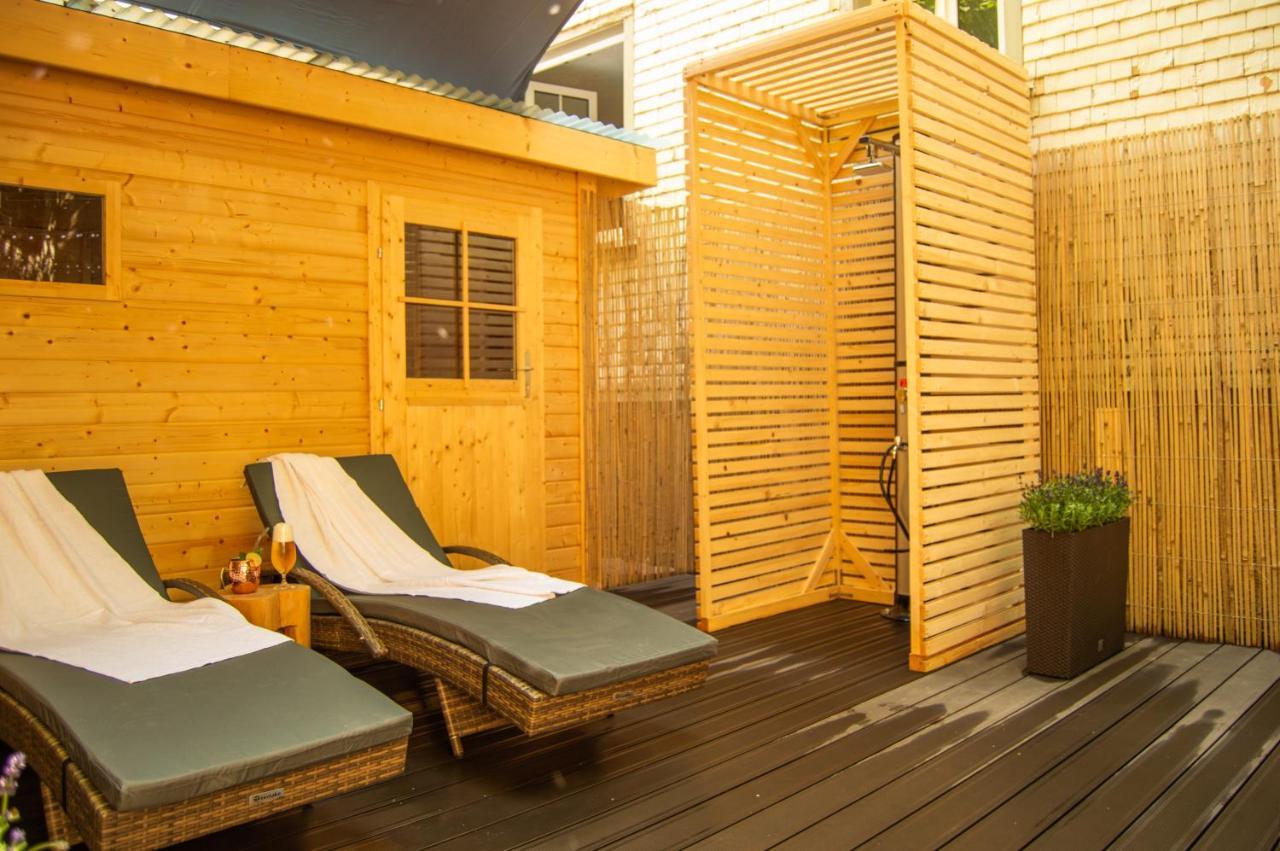 Wellnessoase Mitten In Der Wasserfallstadt Triberg Triberg im Schwarzwald Exteriör bild
