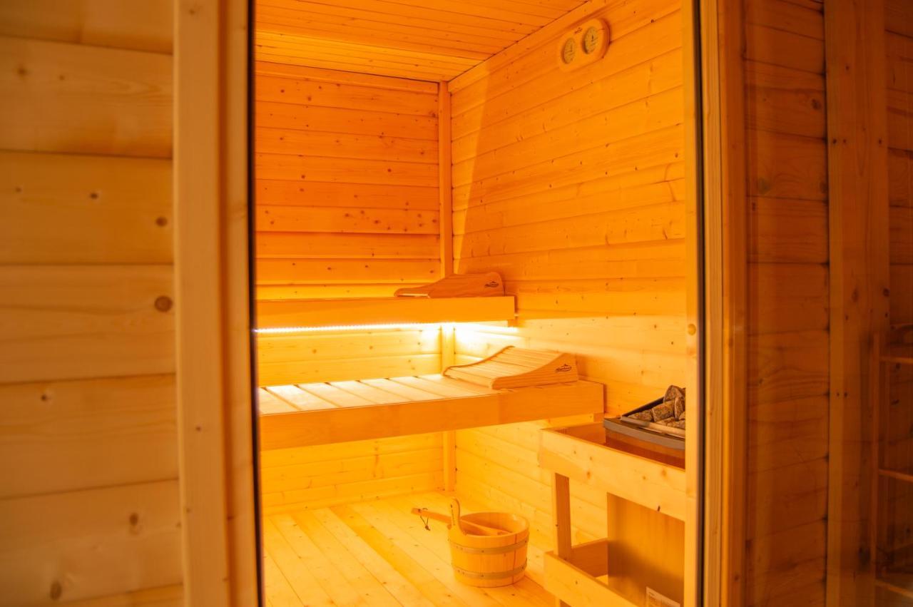 Wellnessoase Mitten In Der Wasserfallstadt Triberg Triberg im Schwarzwald Exteriör bild